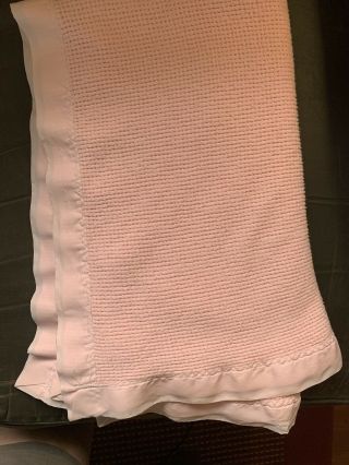 Vtg Baby Morgan Acrylic Thermal/waffle Weave Pastel Pink Nylon Trim Blanket