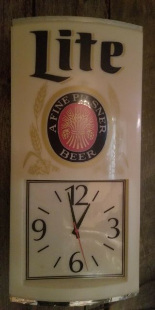Miller Lite Beer Vertical Back Bar Advertising Lighted Clock Man Cave Game Room