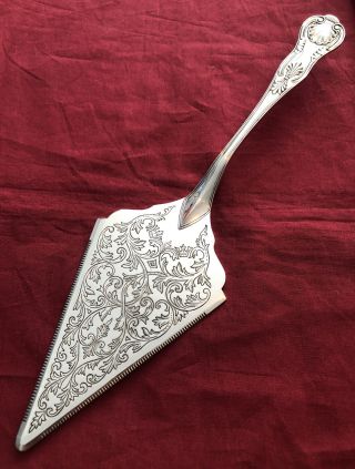 Large Vintage Silver Plated Kings Pattern Cake/pie Server By Viners C.  1960’s