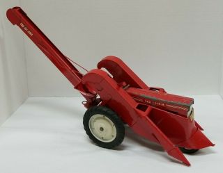 Vintage Carter Tru - Scale 1/16 Corn Picker W/ Tractor - Vintage Farm Toys 1:16