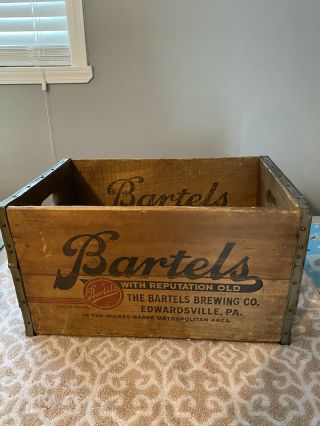 1940s - 50s The Bartels Brewing Co Wood Beer Box.  19”x 12” X 10”.