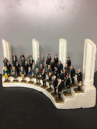 MARX 1960 ' s Set of United States 1 - 35 Presidents 35 Mini Figures w/Display 3