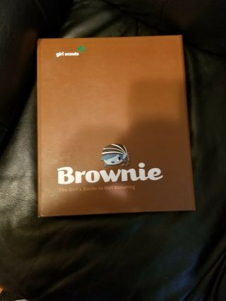 2011 Brownie Guide Book In 3 Ring Binder Girl Scout