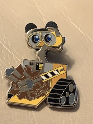 Disney Wall - E Holding Trash Pin - Pins