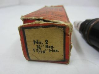 Vintage 1940 ' s GREYHOUND Spark Plugs No.  2 The Spark Plug Company w/Box 2