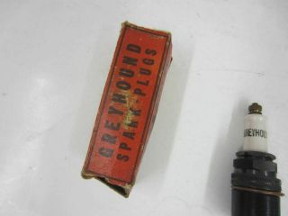 Vintage 1940 ' s GREYHOUND Spark Plugs No.  2 The Spark Plug Company w/Box 3