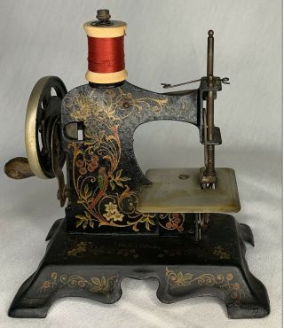 Muller German Little Beauty Model 5 Vintage 20’s Toy Sewing Machine w/ Birds 2