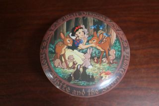 Vintage Walt Disney Snow White and The Seven Dwarfs Tin Container,  England 2