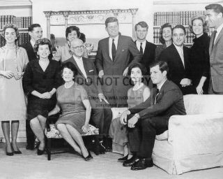 President - Elect John F.  Kennedy And Other Family Members - 8x10 Photo (aa - 222)