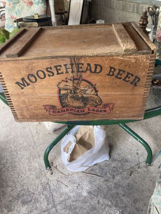 Vtg Moosehead Beer Canadianlarger Wooden Crate W Sliding Lid Dovetailed