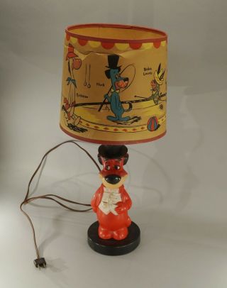 Orig.  1960 Huckleberry Hound Hanna Barbera Figural Lamp With Shade 21 "