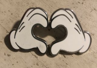 Disney Trader Pin Set Of 2 Mickey Mouse Gloves Making Heart
