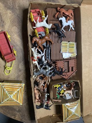 VINTAGE SUPERIOR / T COHN No.  47 FORT COMANCHE WESTERN TOY PLAYSET / TIN FORT 2