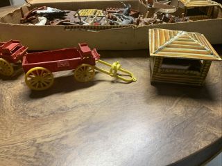 VINTAGE SUPERIOR / T COHN No.  47 FORT COMANCHE WESTERN TOY PLAYSET / TIN FORT 3