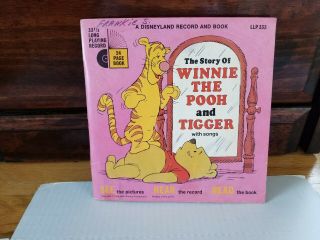 Walt Disney Winnie The Pooh And Tigger Disneyland Record And Book Llp - 333