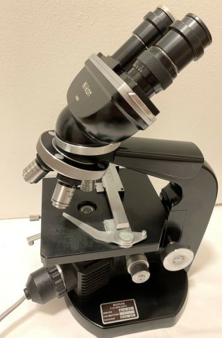 Vintage Nikon 63686 Binocular Microscope With 4 Objectives And Case