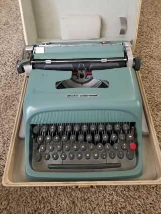Vintage Olivetti Underwood Studio 44 Typewriter With Case,  Made In Spain