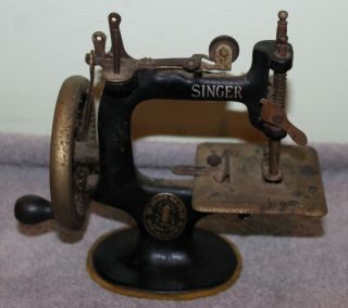Antique Singer Childs Toy Hand Crank Sewing Machine Model 20