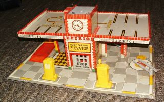 1960s Superior Tin Litho Service Station With Elevator Vers 2