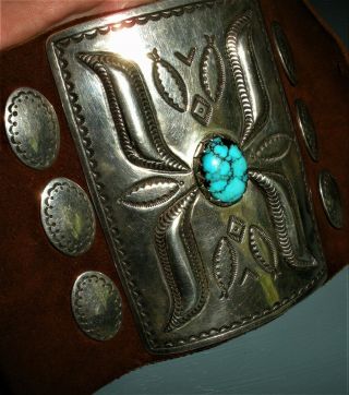 c.  1950 - 60S NAVAJO KETOH BOW GUARD TURQUOISE STERLING SILVER REPOUSSE STAMPS vafo 5