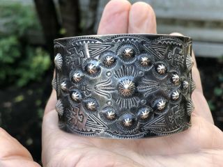 Exceptional Old Southwestern Navajo Sterling Silver Fred Harvey Cuff Bracelet