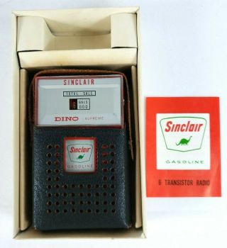 Vintage Sinclair Gasoline Pump Dino 6 Transistor Radio 6001 w/ Case 2