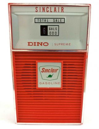Vintage Sinclair Gasoline Pump Dino 6 Transistor Radio 6001 w/ Case 3
