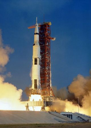 Nasa Apollo 11 - Puts Man On Moon - Saturn V Rocket - Armstrong - Collins - Aldrin - Photo