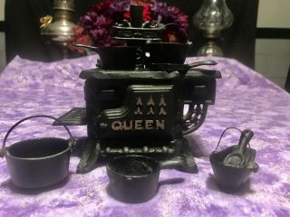 Vintage Queen Miniature Cast Iron Stove Set With Accessories Doll House Wow