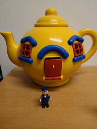 Vintage Bluebird Big Yellow Teapot Toy House 1981 Playset 80’s Retro With Figure