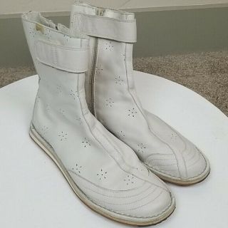 Camper 1990s Vintage White Leather Boots Flat Ankle Booties Side Zip Size 41 Eu