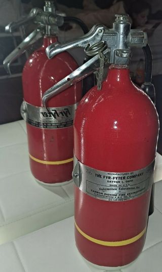 Vintage 5 Lb.  Co2 Carbon Dioxide Fire Extinguisher Fyr - Fyter Model 33 - I Restored
