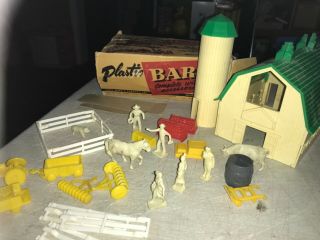 Vintage Marx Plastic Barn Kit With Box