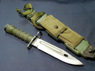A,  Us Issue M9 Bayonet Fighting Bowie Knife Phrobis Iii W/scabbard