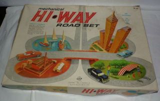 Vintage Tin Metal Ohio Art Mechanical Hi - Way Road Set 3/tin Wind Up Cars & Box