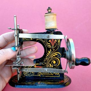 Antique German Casige Miniature Sewing Machine Vtg Vtg Black Floral Art
