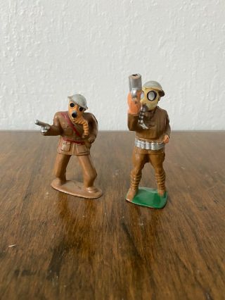 Two Vintage Barclay Manoil Lead Wwi Soldiers With Gas Mask Pistol And Flare Gun
