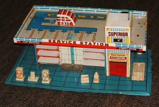 1960s Superior Tin Litho Service Station With Roof Top Parking Set