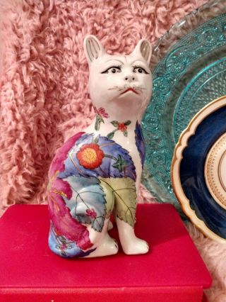 Vintage Gorgeous Chinese Tobacco Leaf China Cat Figurine,  Chinoiserie Porcelain
