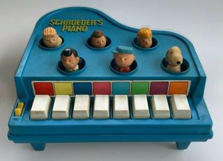 Vintage Plastic,  SCHROEDER ' S PIANO WITH PEANUTS GANG (Charlie Brown,  Snoopy,  Etc. ) 2