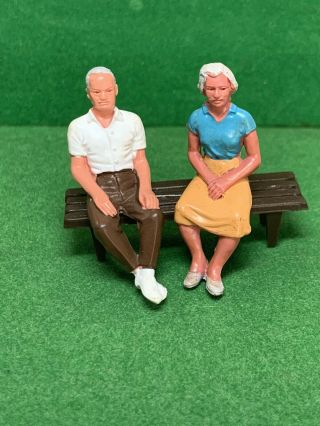 Britains Floral Garden Old Couple On Bench Unplayed With