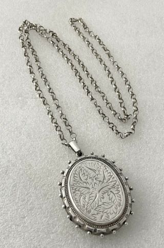 Vintage Sterling Silver Victorian Style Engraved Locket On 30 Inch Chain