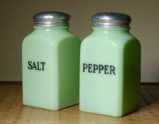 Vintage Jadeite Green Milk Glass Salt Pepper Range Shaker Set Uranium 3
