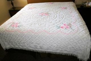 Pretty Vintage Fluffy White Chenille Bedspread W Fringe Pink Flowers 104 " By 94