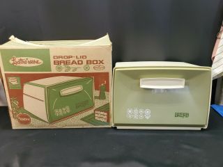 Vintage Borden Lustro Ware Avocado - Green Plastic Drop - Lid Bread A22 F