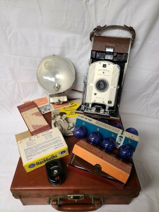 Vintage Polaroid Land Camera Model 95 W/ Case Bulbs Flash Meter Papers