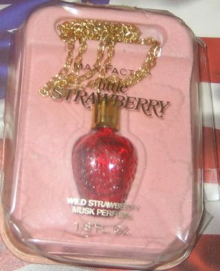 Rare Vintage Max Factor 1/8 Fl Oz Wild Strawberry Musk Perfume Necklace Pendant