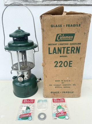 Vintage Coleman Lantern Model 220e Reflector Htf 1957 Camping Explore Hiking