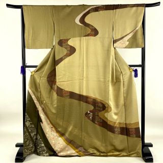 Japanese Kimono " Houmongi " Silk,  Gold/silver,  Plants,  Embroidery,  L67 ".  1784