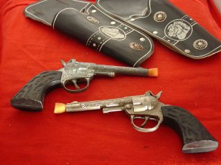 Hubley Usa Made 7.  5 " Die Cast Toy Cap 2 Gun & Leather Holster Set